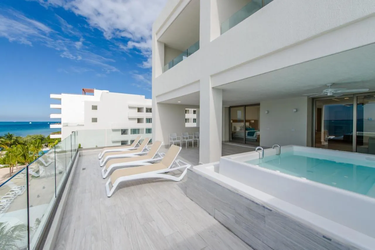 Izla Beach Front Hotel Isla Mujeres